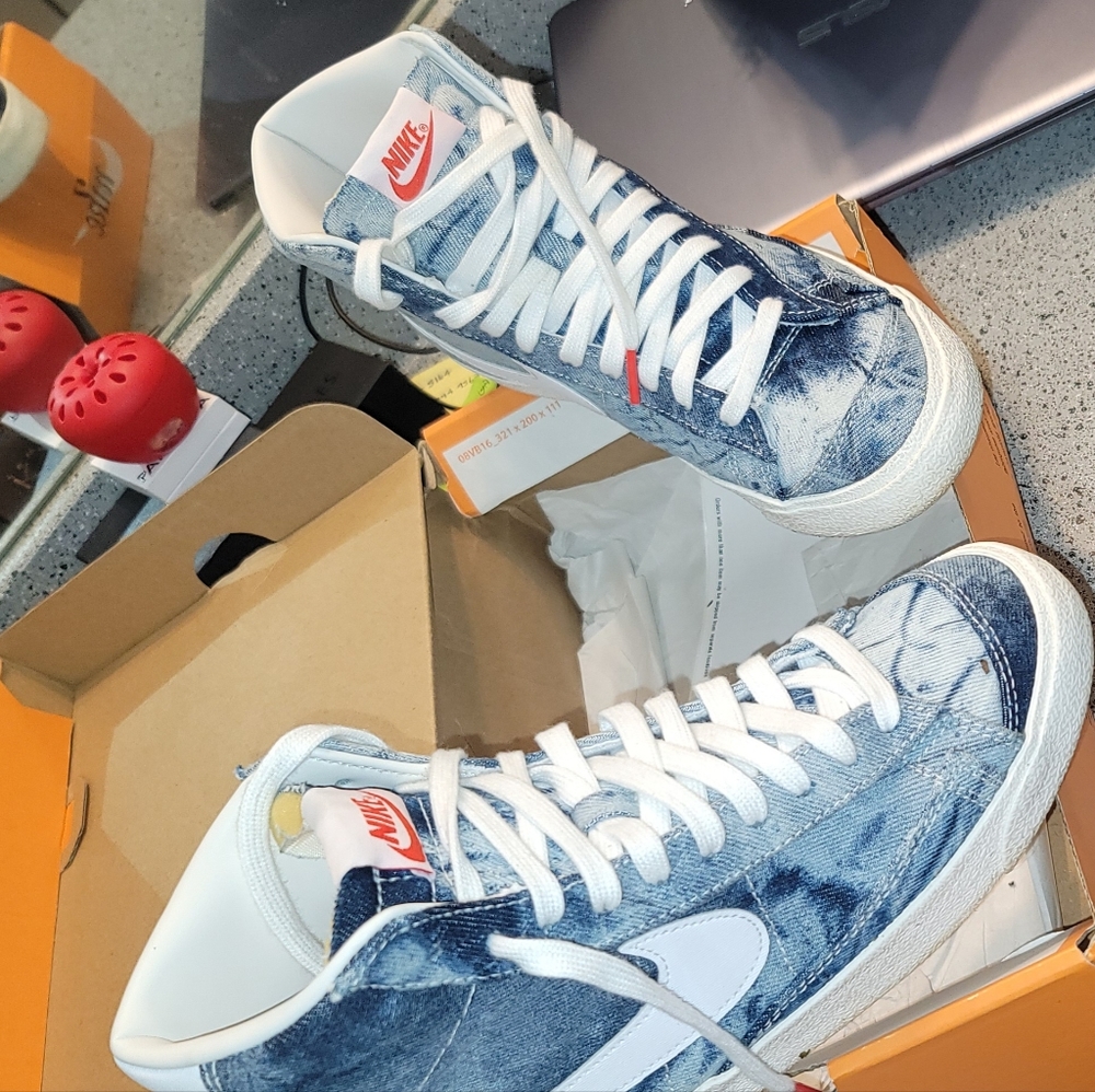 COPY - Woman Nike Blazer Mid '77 - Denim Size 8 - Like New!